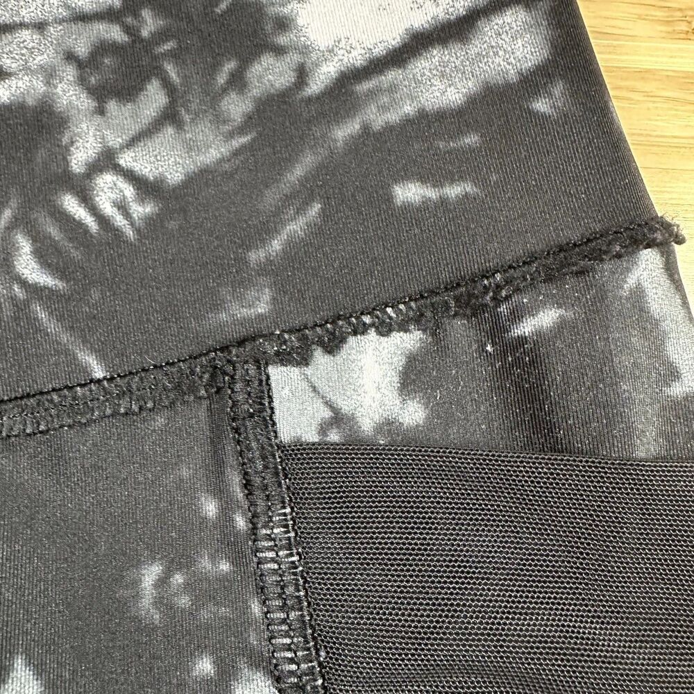 Lululemon Rise and Flow Full-On Luxtreme Leggings Dusk Dye White Black 4 Yoga - Picture 7 of 10